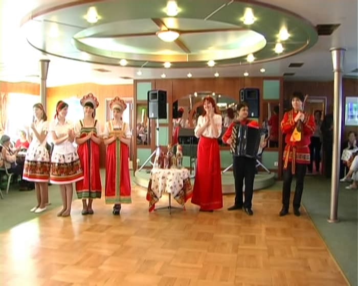 Vodohod MS Nikolay Chernyshevsky Interior Entertainment Russian Dance Class.jpg